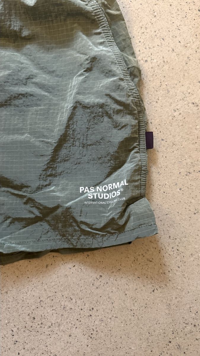 Pas Normal Studios Pantaloni: Pas Normal Studios Shorts olivgrün Grösse XXS – Usato da Zürich venduto da raissa099 2