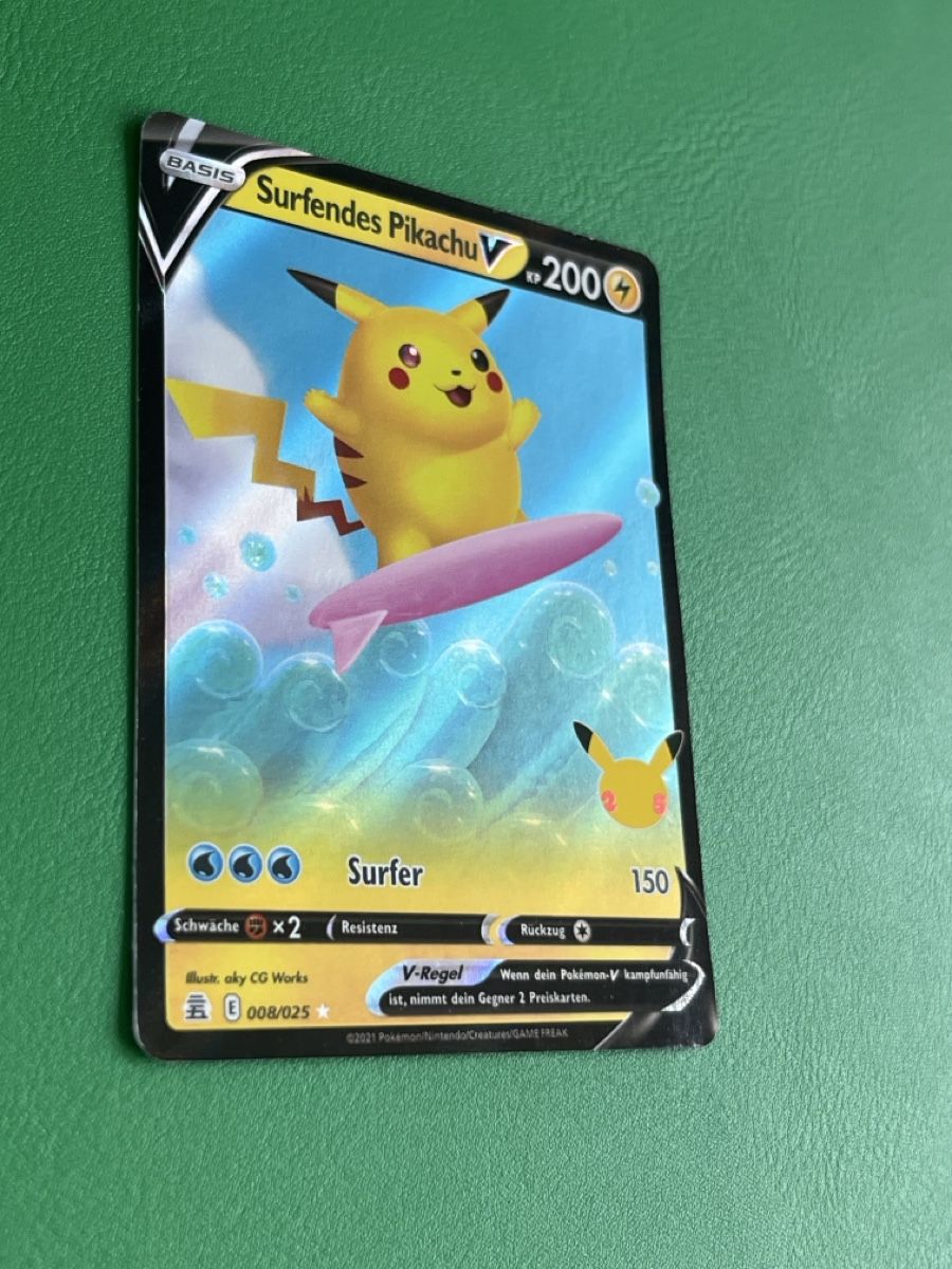 Pokémon Carte collezionabili: Pokemon surfendes Pikachu V CEL 008 DE Celebrations – Nuovo (secondo la descrizione) da Lommiswil venduto da diti_89 2