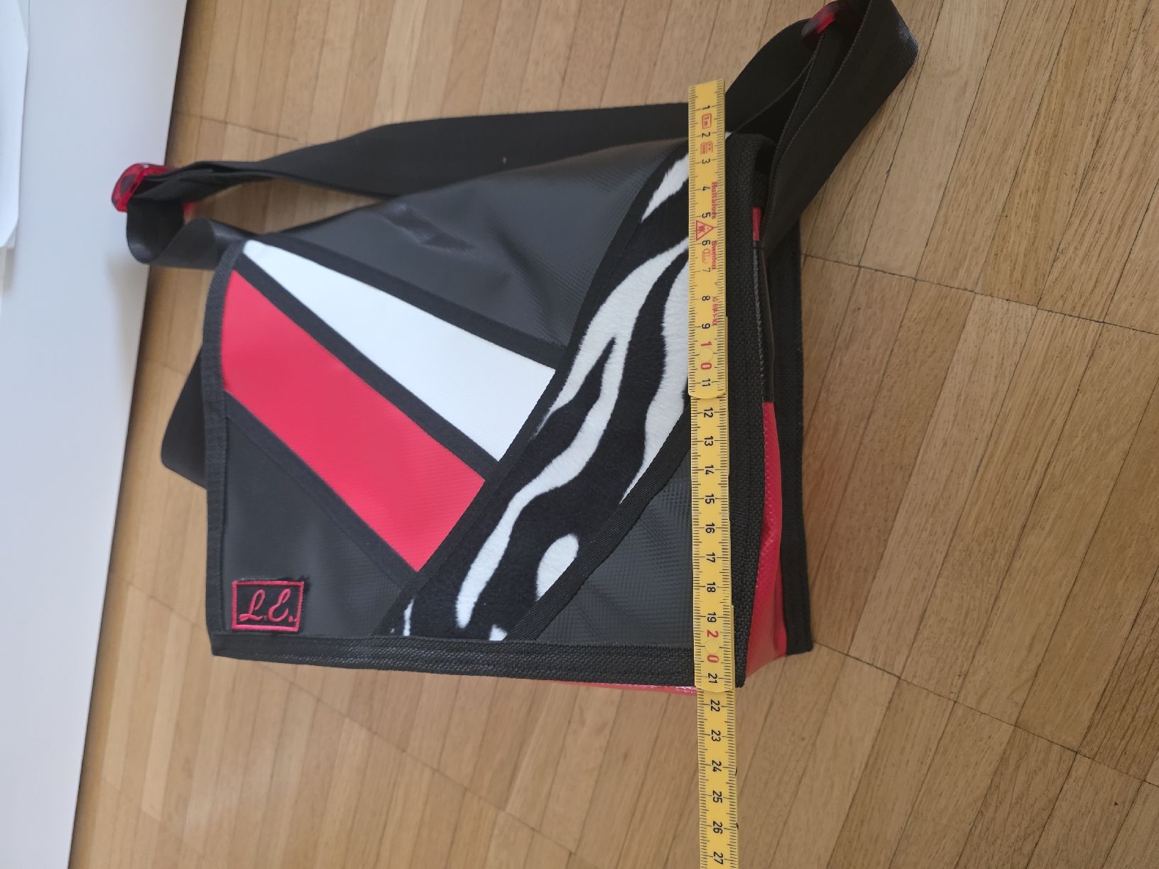 Sacs femmes: Tasche mit Zebra-Muster  Neuwertig! – D'occasion à Laufenburg par may_r2st 7