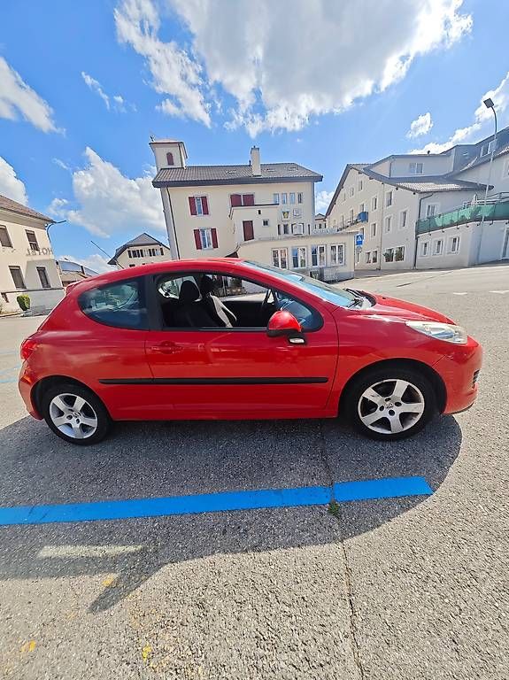 Peugeot Autos: PEUGEOT 1.4 Urban – D'occasion à Geneveys-Coffrane par lilipte 3