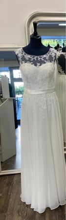 Brautkleid Spitze A-Linie Ivory Grösse 42 NEU