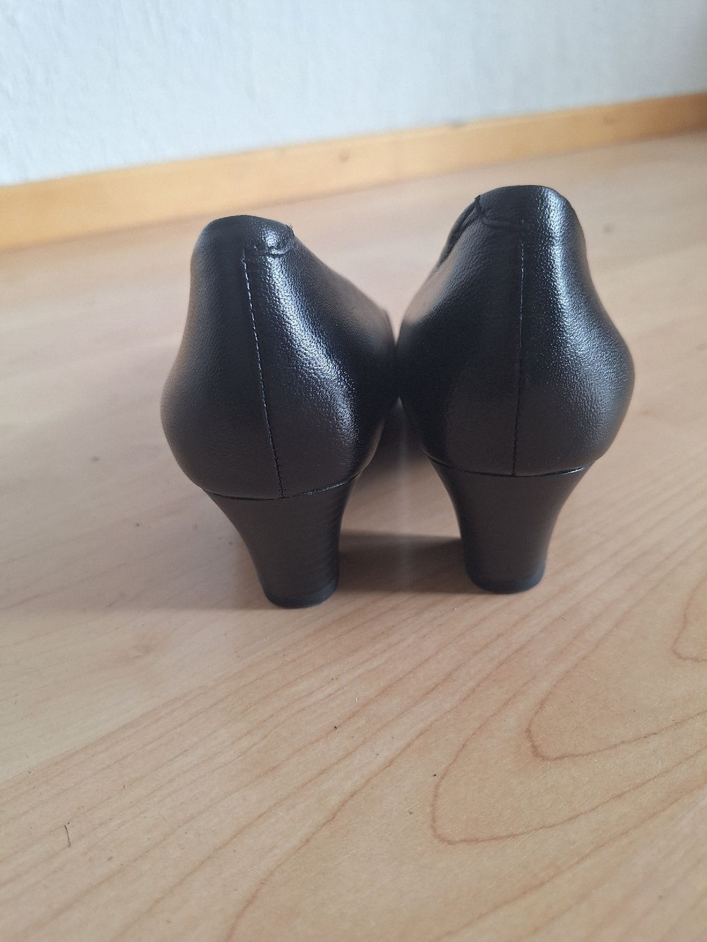 Scarpe da donna: Schwarze Pumps, Gr. 38 – Usato da Zürich venduto da Zelda14 1