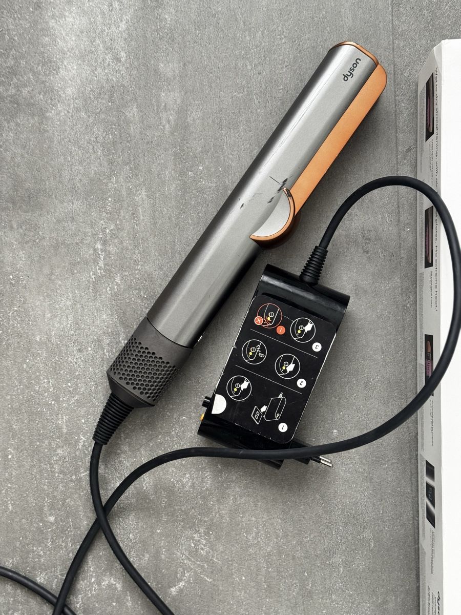 Dyson Asciugacapelli: Dyson Airstrait Haartrockner – Usato da Busswil TG venduto da syl_85pl 1