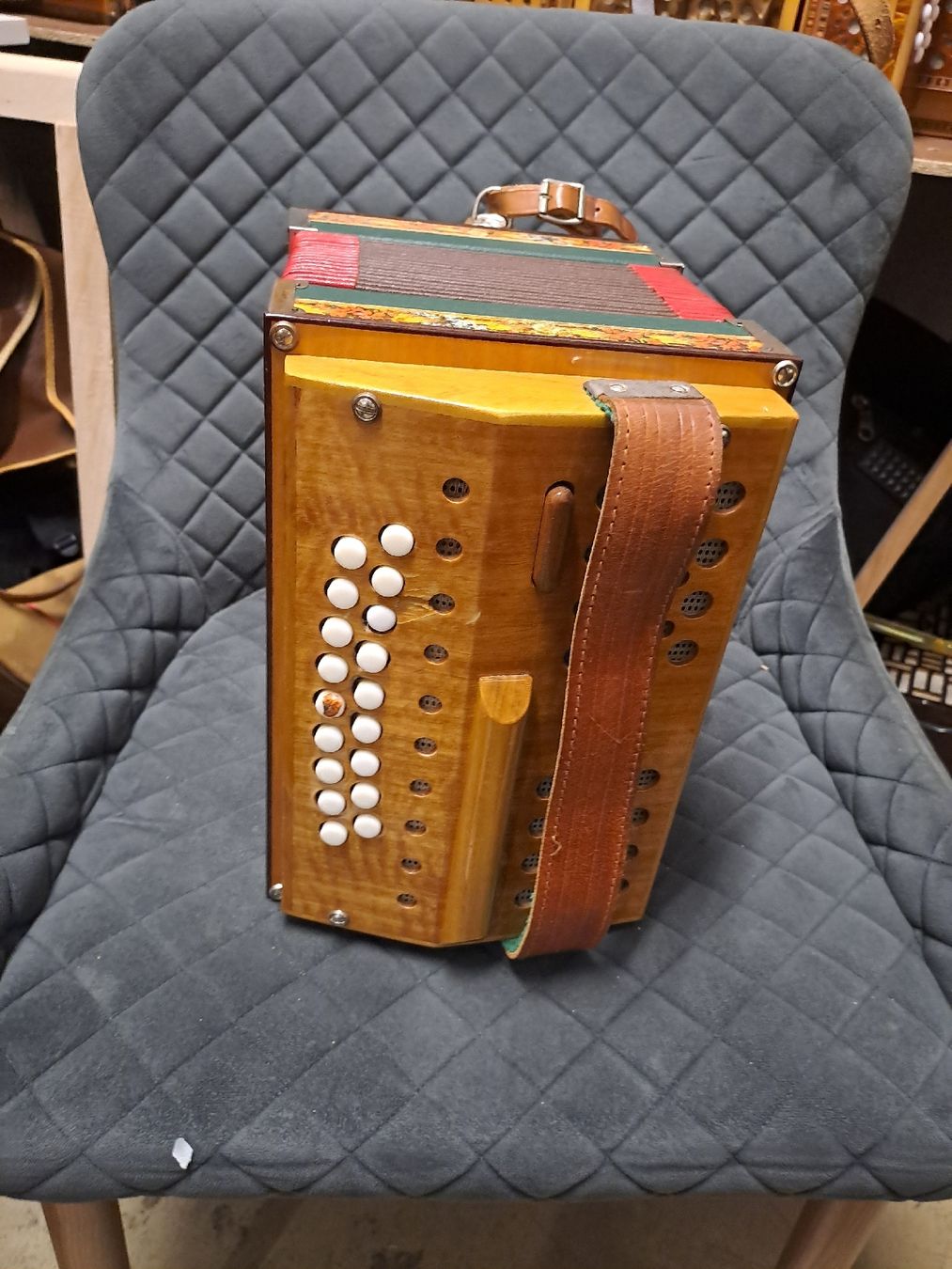 Strumenti musicali: schwyzerorgeli ton B – Usato da Villeneuve venduto da BibiVintage 6