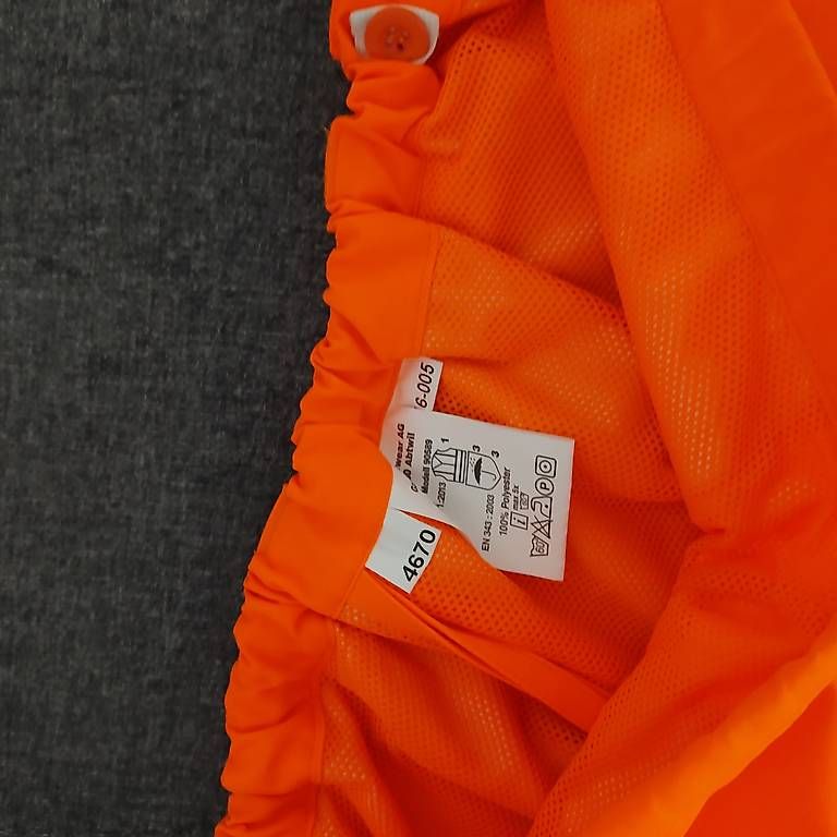 Hosen: Warnschutzhose Gr. 46/70 neu – Gebraucht aus Kollbrunn von bahati 3