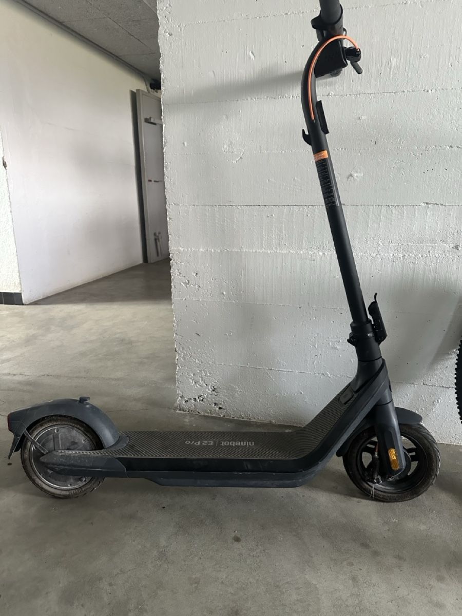Scooters: Ninebot E2 Pro Elektroroller gebrauchter Zustand – Defekt aus Münsingen von babel3