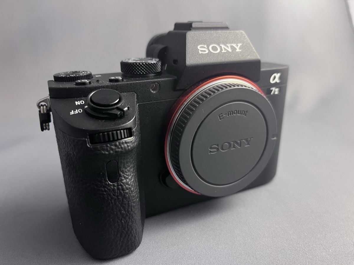 Sony Kamera: Sony A7II comme neuf seul. 1277 déclenchements – Neu (gemäss Beschreibung) aus Boudry von martin8mum