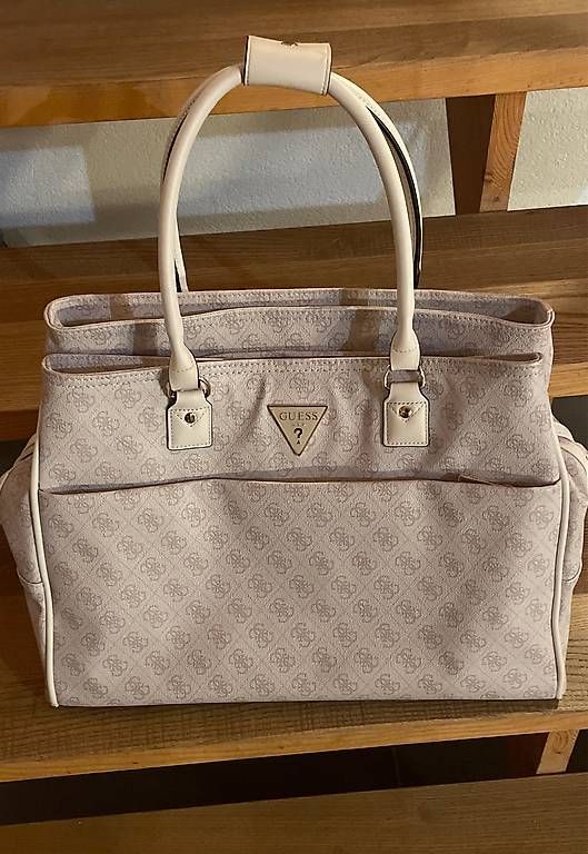 Guess Borse da donna: Grand Sac GUESS multipoches – Usato da Forel (Lavaux) venduto da mor_lmj9