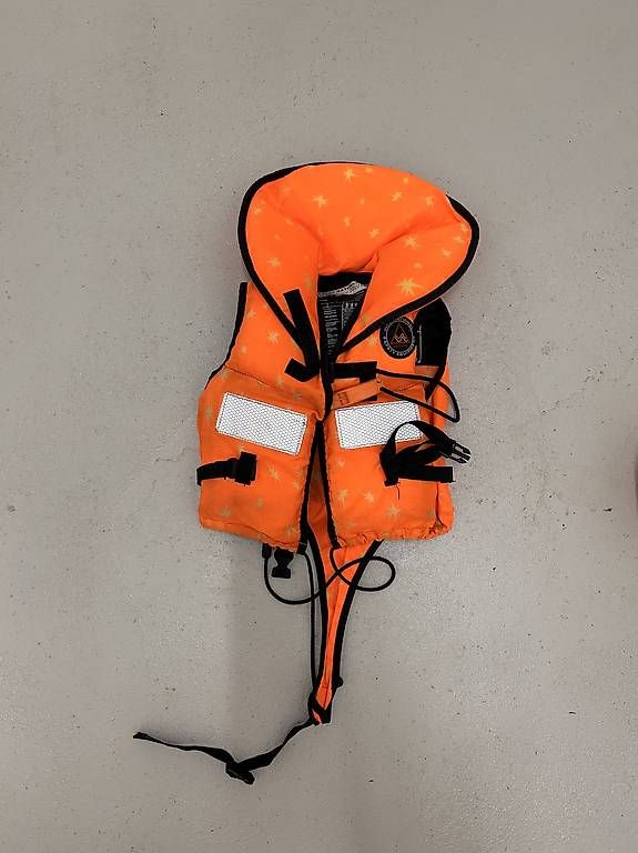 Giubbotti di salvataggio: Kinder-Rettungsweste bis 15 kg – Usato da Uerzlikon venduto da Krzysiek_Szczep