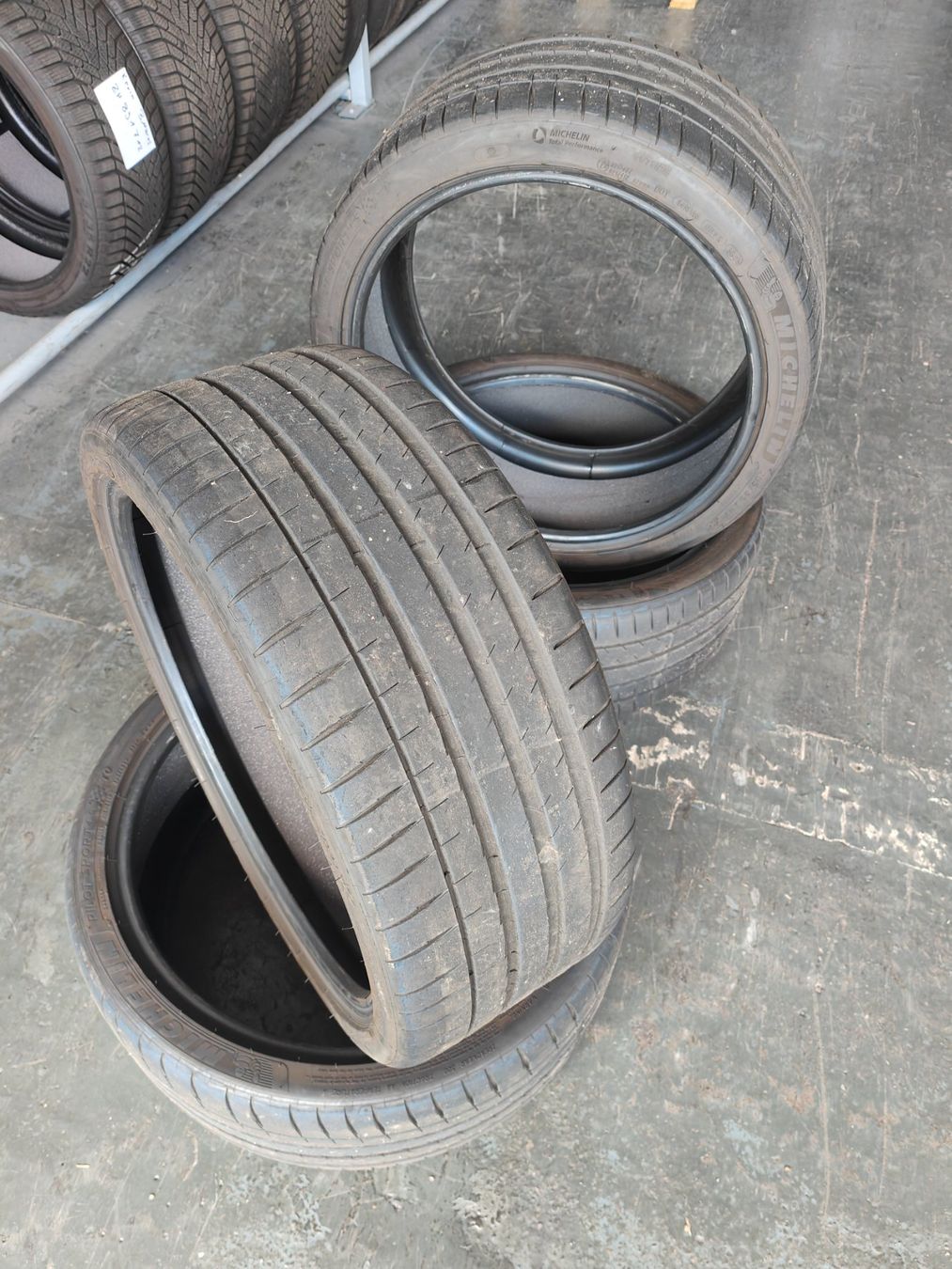 Michelin Pneumatici & Ruote complete: Tesla Sommerreifen – Usato da Oberengstringen venduto da Reifen-Lagerverkauf