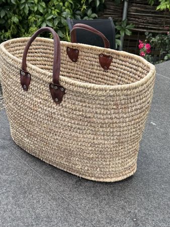 Grosse geflochtene Tasche für Strand Badi