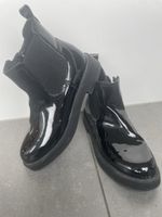 Schwarze Glanz-Boots von ZARA, Gr. 38 - Herbst/Winter