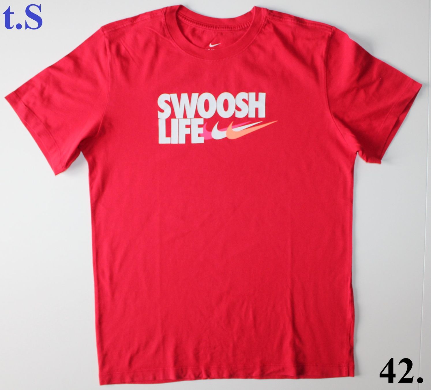 Nike T-shirt: T-shirt Nike rouge  t. S – Usato da Peseux venduto da Gilloss