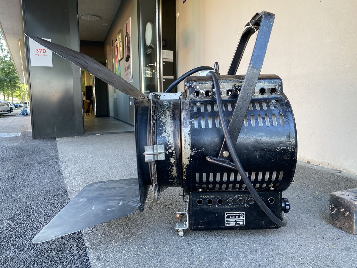 Lampen: Theater Scheinwerfer Vintage Studio Lampe Deltschaft Berlin – Gebraucht aus Winterthur von klassikaudio 1