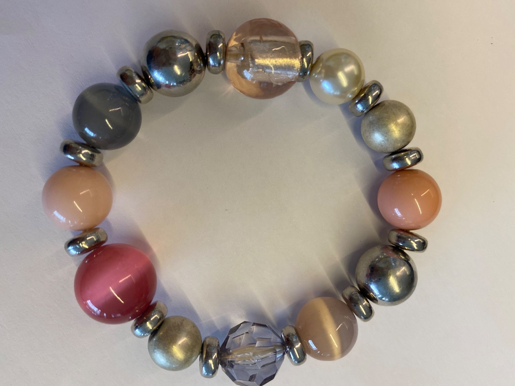 Armbänder & -reifen: Armband mit rosa und silbernen Steinen – Gebraucht aus Seewen SO von HappyHappyHappy 1