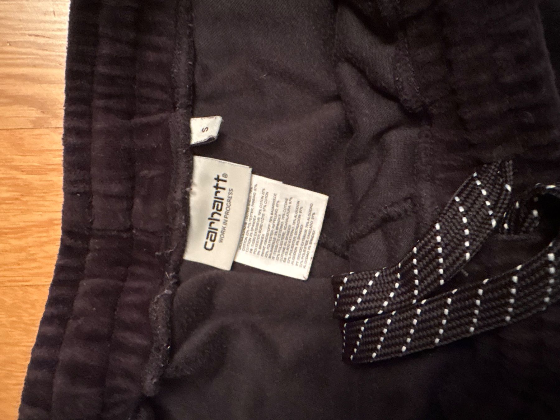 Carhartt Pantaloni: Schwarze Carhartt Jogginghose – Usato da Stein AG venduto da eli_2jtj 1