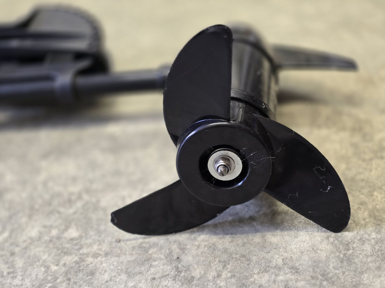 Motoren: Bootmotor elektrisch 12 V – Gebraucht aus Uerkheim von erdf 5