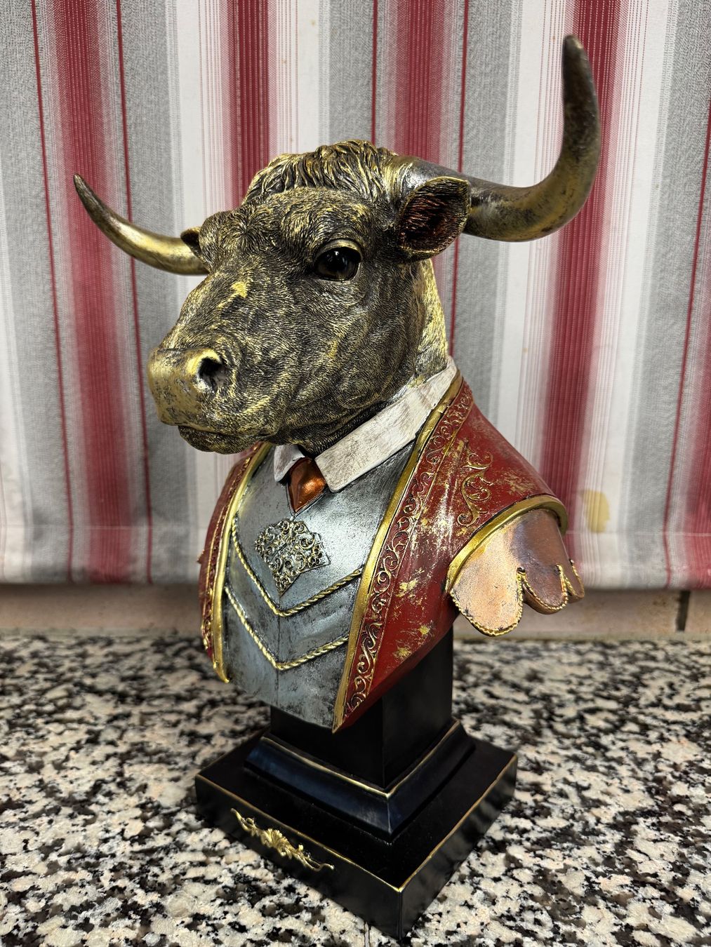 Toutes les décorations: Schöne Stierkopf-Figur – D'occasion à Winterthur par sportdisco2 2
