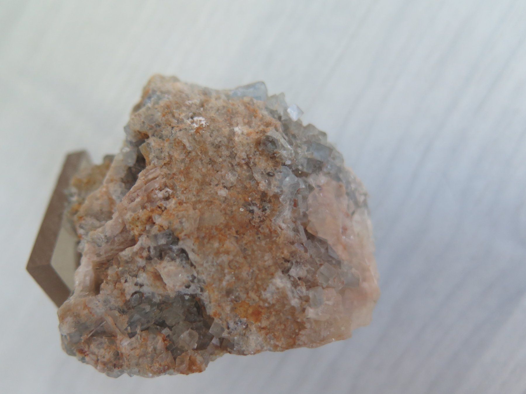 Minerali & Pietre curative: Fluorit auf Quarz von USA – Usato da Schaffhausen venduto da Yamakana51L8736OQ8 7