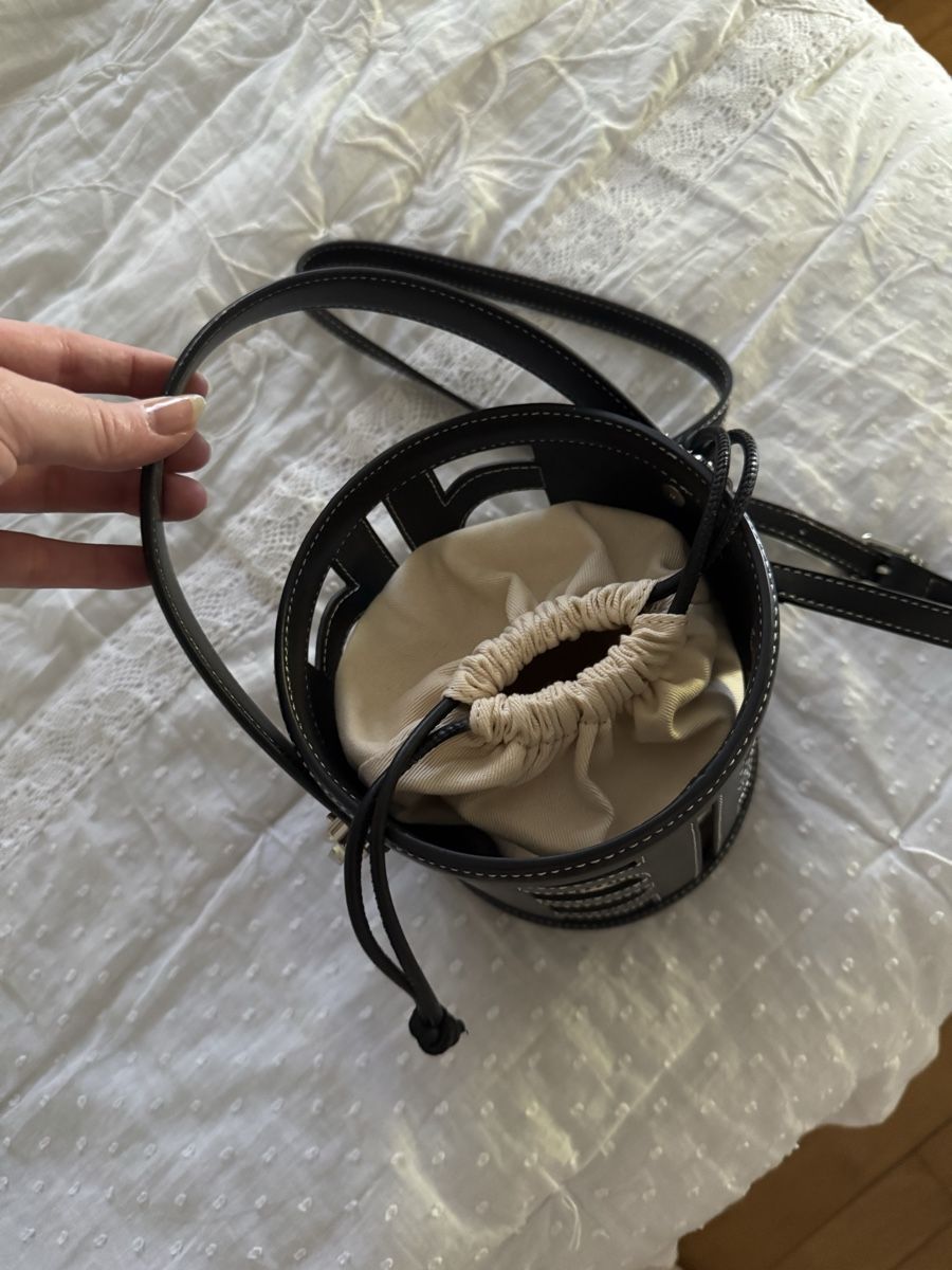 Taschen für Damen: JW PEI Bucket Bag – Neu und originalverpackt aus St. Gallen von mic_y2tq 1
