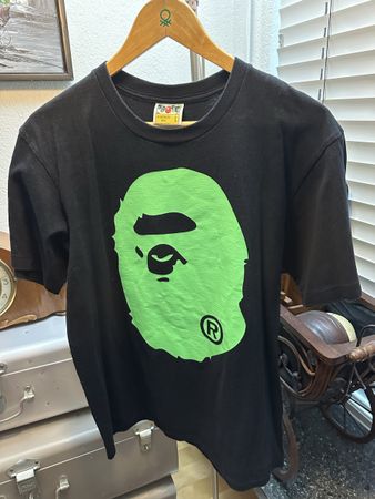 Rare Bape T-Shirt L, perfekter Streetstyle für Sammler!