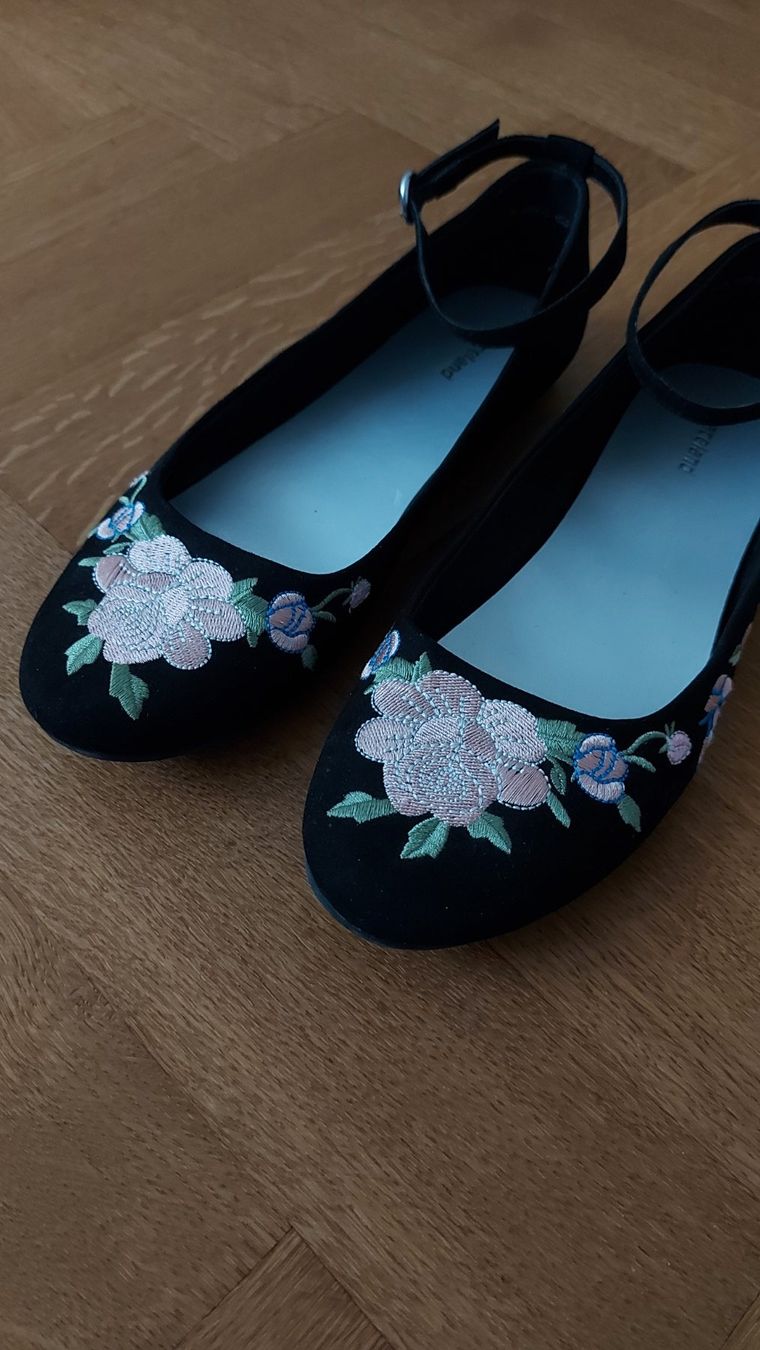 Scarpe da donna: Ballerina, blumenbestickt – Nuovo (secondo la descrizione) da Sion venduto da aud_7pxl 1