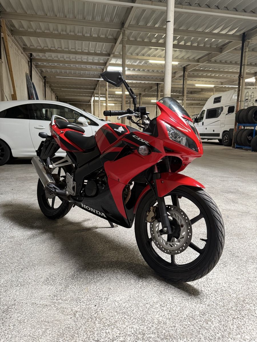 Honda Strada: Honda CBR 125R – Usato da Gretzenbach venduto da R12S50 6