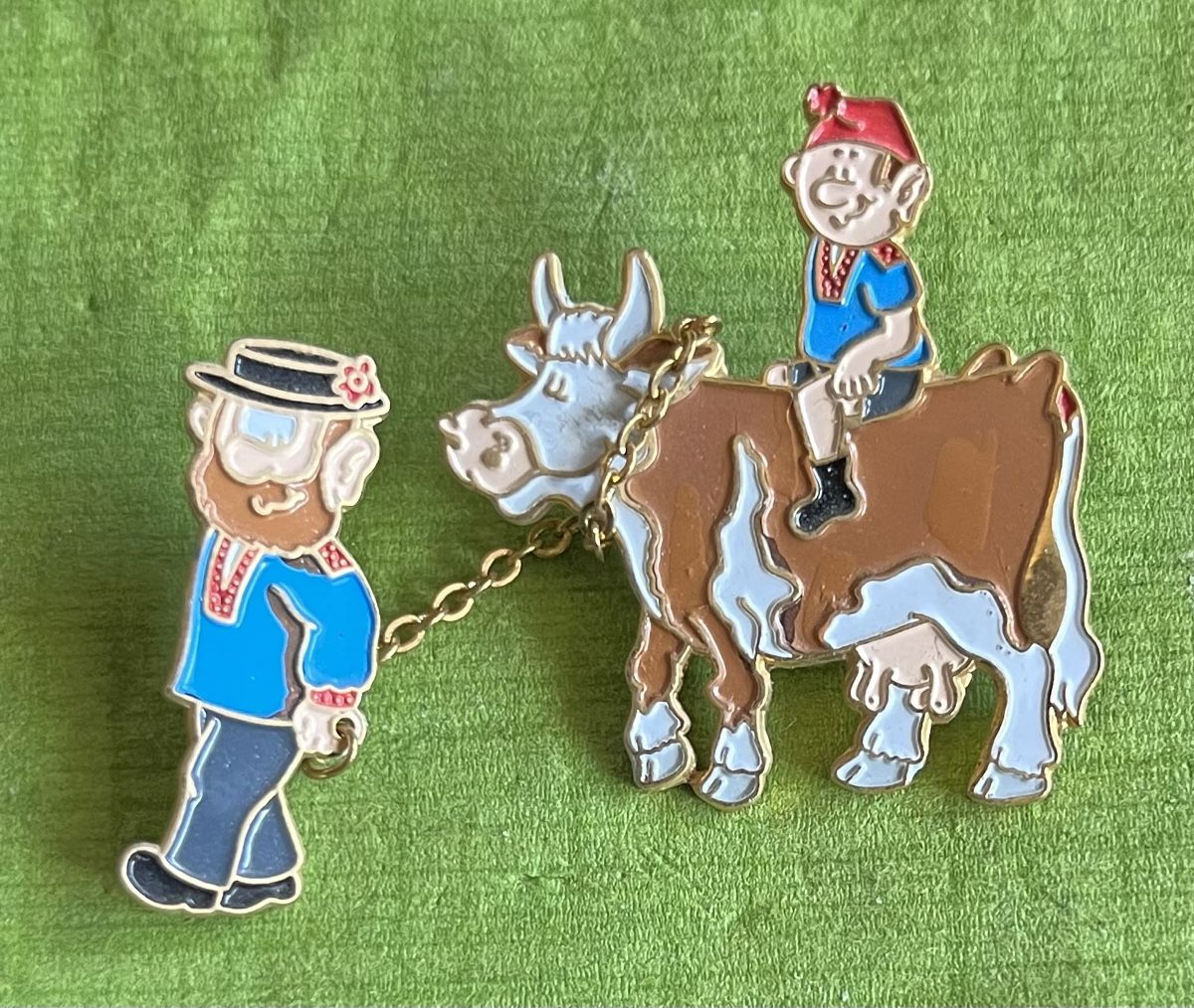 Swiss Placchette & Badge: Senn mit Kuh Pin – Usato da Itingen venduto da Bebbi6569