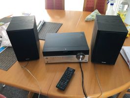Sony Stereoanlage mit 2 Boxen