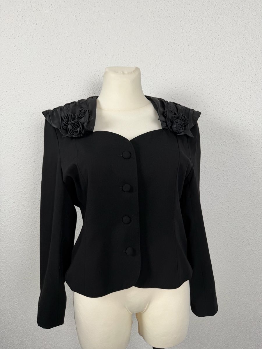 Giacche: Vintage Black Jacket with Rose Detail - Size Medium – Usato da Knonau venduto da Grapesvintage