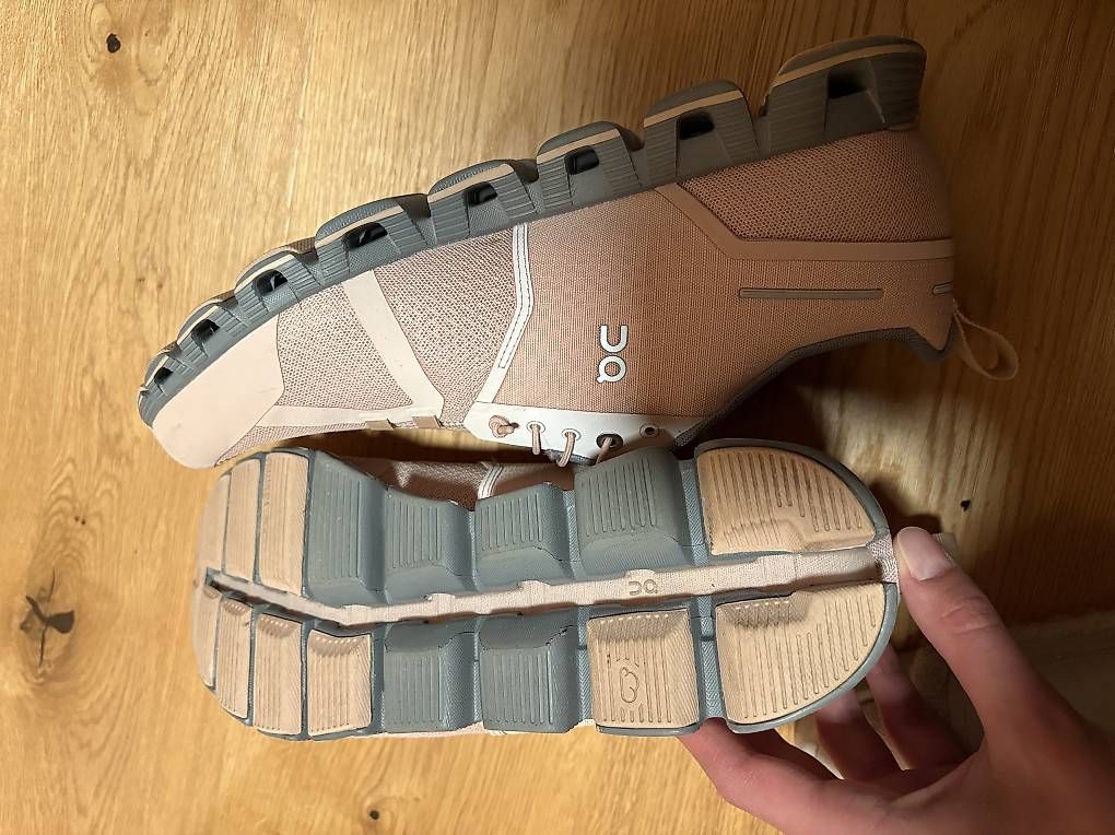 On Scarpe da donna: On Cloud Waterproof Rosa Damen Gr. 43 – Usato da Boswil venduto da lindebluetetee 2