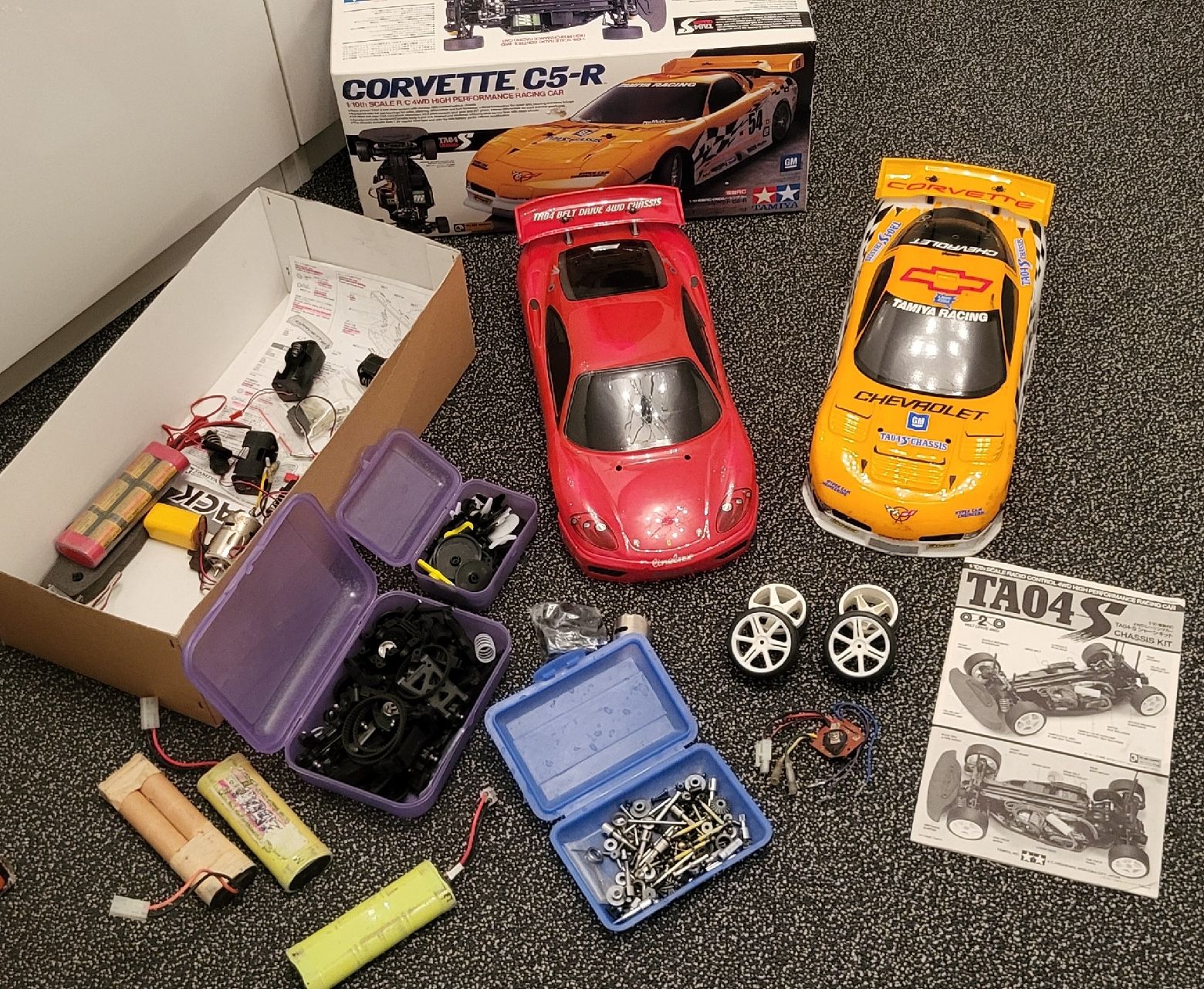 Tamiya RC Kits de montage: TAMIYA  teile und karoseri – D'occasion à islikon par mir_8cbw