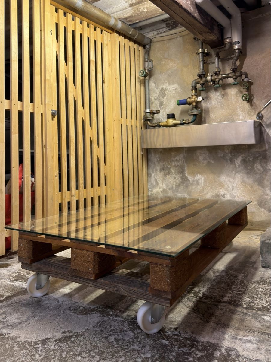 Palettes: Paletten-Couchtisch  – D'occasion à Basel par LiskaLa 1