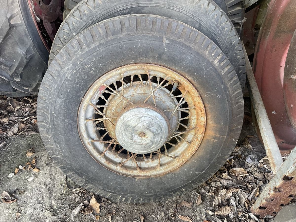 Pneus & Roues: Antike Reifen Räder Oldtimer – D'occasion à Winkel par deutzer07