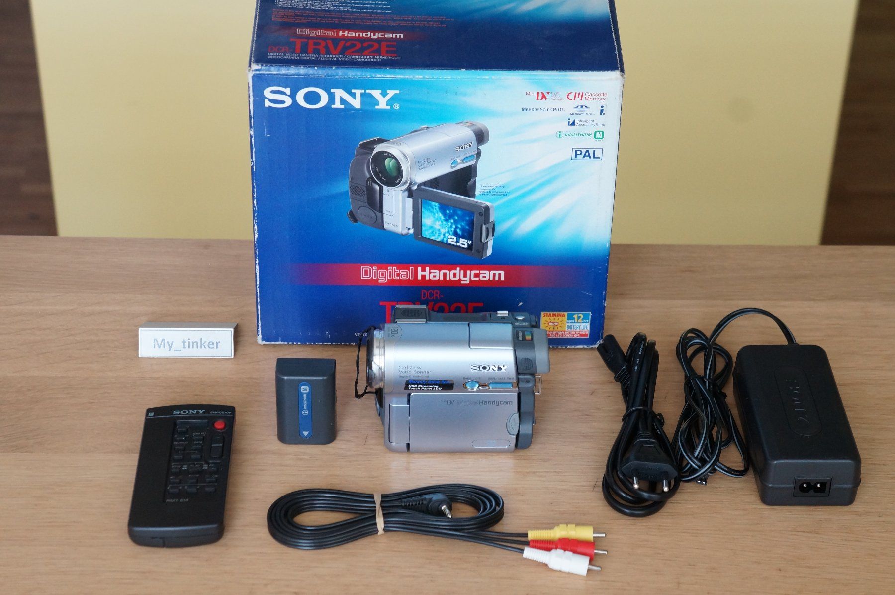 Sony Camcorder: SONY TRV22E ... MiniDV Kassetten Kamera ... – Gebraucht aus St.Gallen von  1