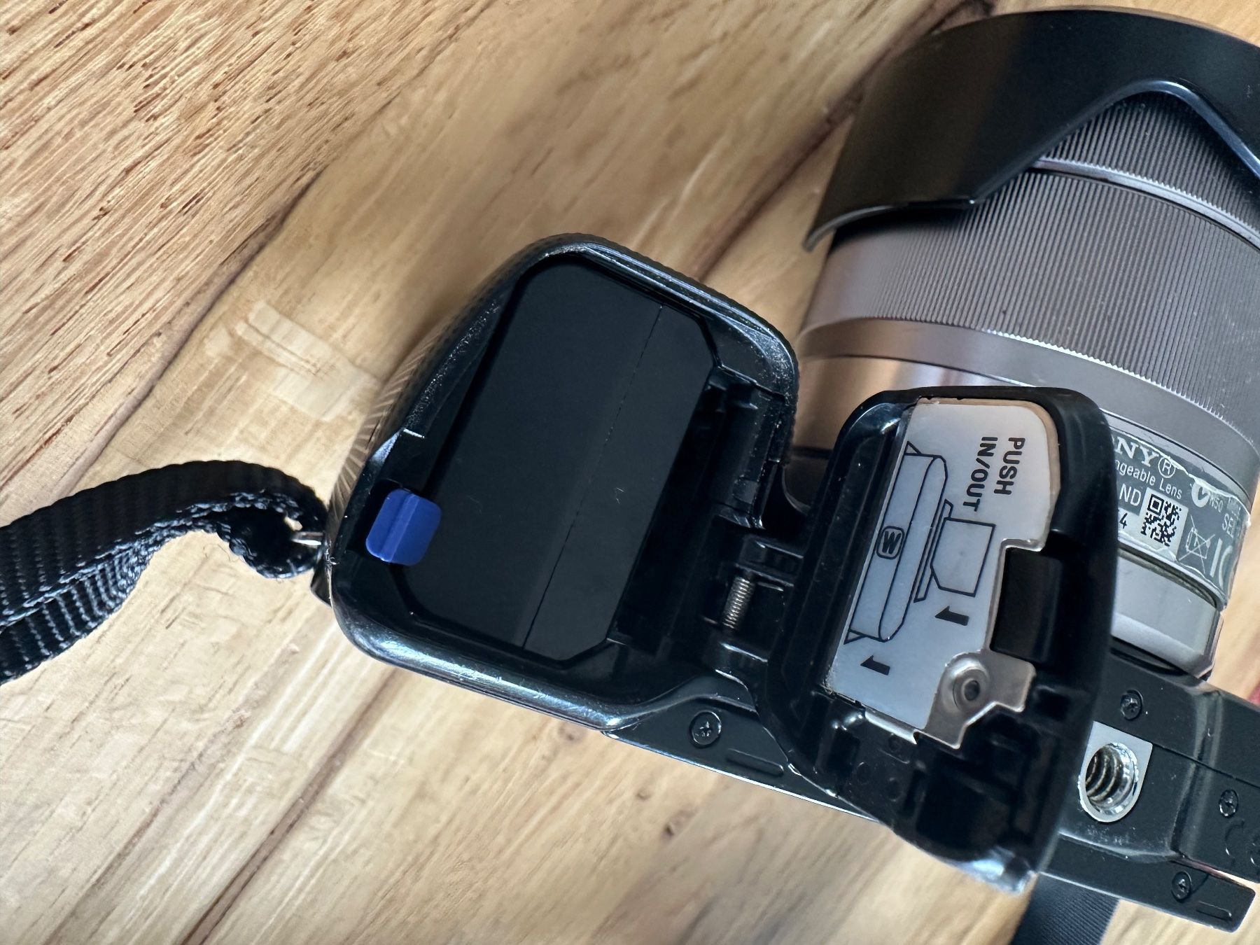 Sony Fotocamera: Sony Nex 5 Systemkamera mit zwei Objektiven – Usato da Schwyz venduto da juerg1991 2