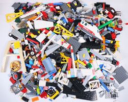 1.5 kg. Legoteile mit Minifiguren