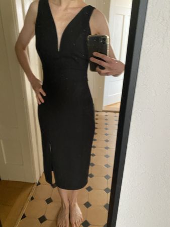 Schickes, figurbetontes Kleid mit Ausschnitt, schwarz, Gr. M