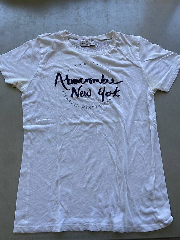 T-shirt: Abercrombie Tshirt – Usato da Zürich venduto da ser_6jwp