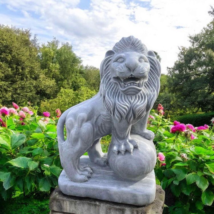 Lowe Aus Stein Fur Garten