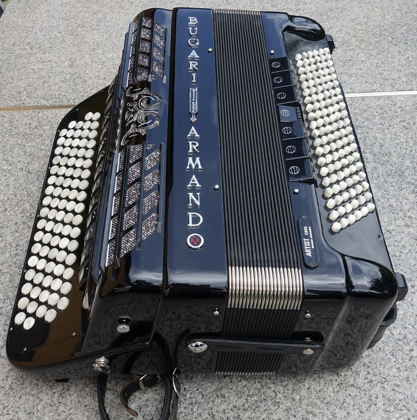Strumenti musicali: Akkordeon Bugari Armondo Artist Cassotto – Usato da Einsiedeln venduto da Amselspitz49 2
