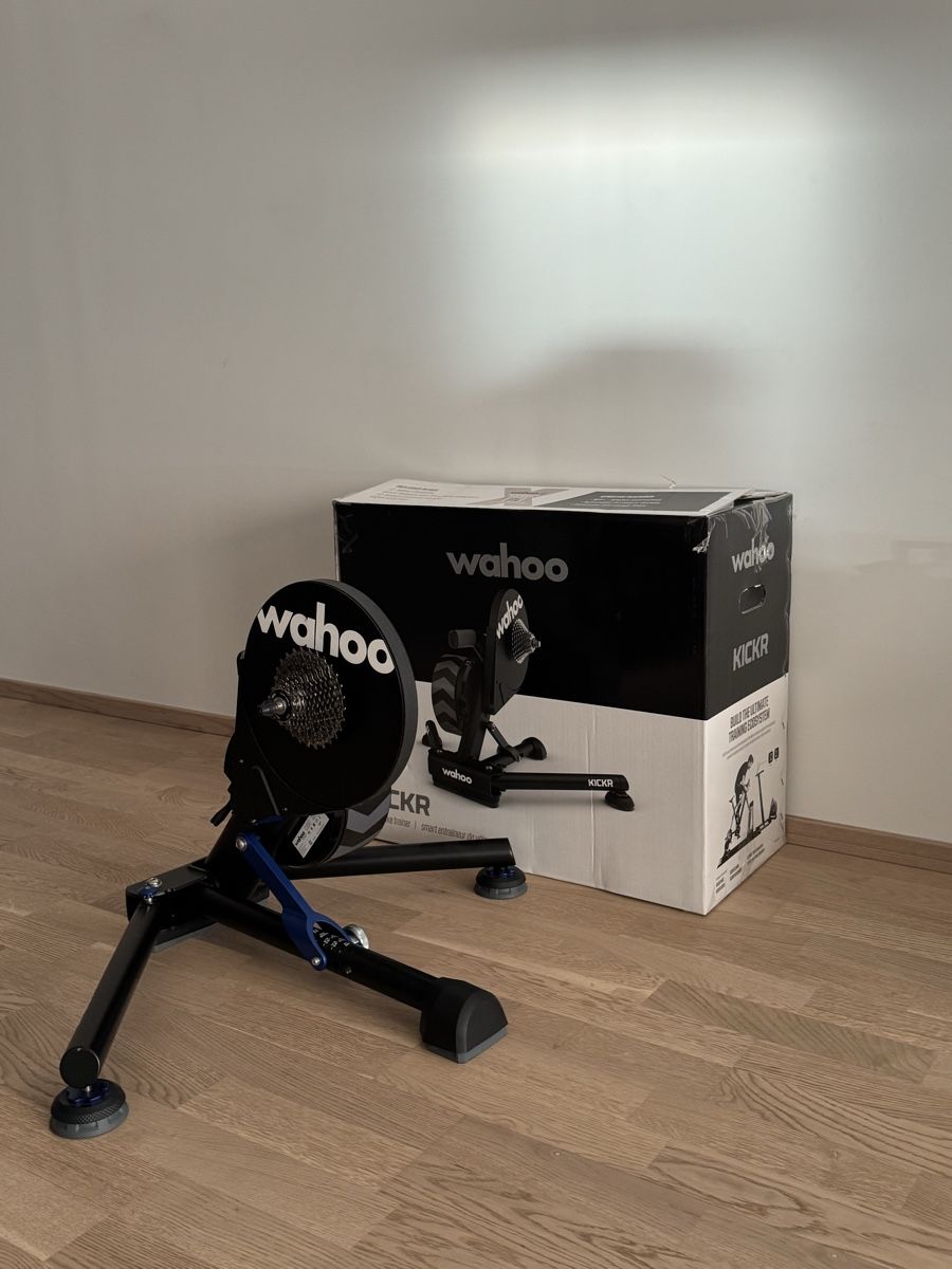 Wahoo Hometrainer: Wahoo Kickr v6 Smart Trainer – Usato da Horw venduto da and_wx8j