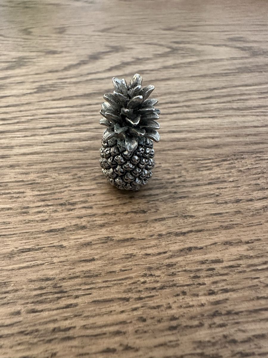 Figuren: Kleine Ananas aus Zinn – Gebraucht aus Zürich von yvonne.knoblauch