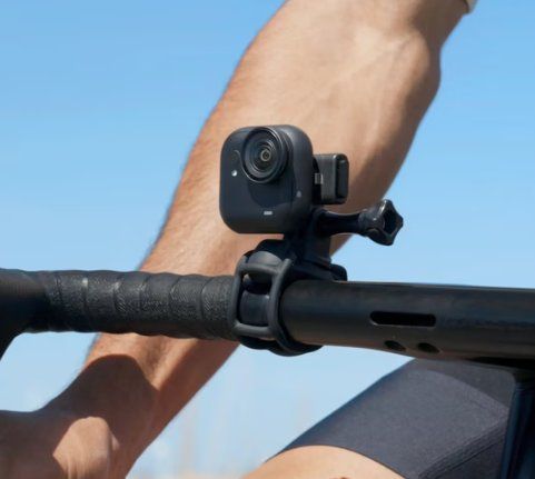 Insta360 Action Cam: Insta360 GO Ultra Creator Black + Flexi Strap Mount + Case – Neu (gemäss Beschreibung) aus Oberhasli von initiation 3