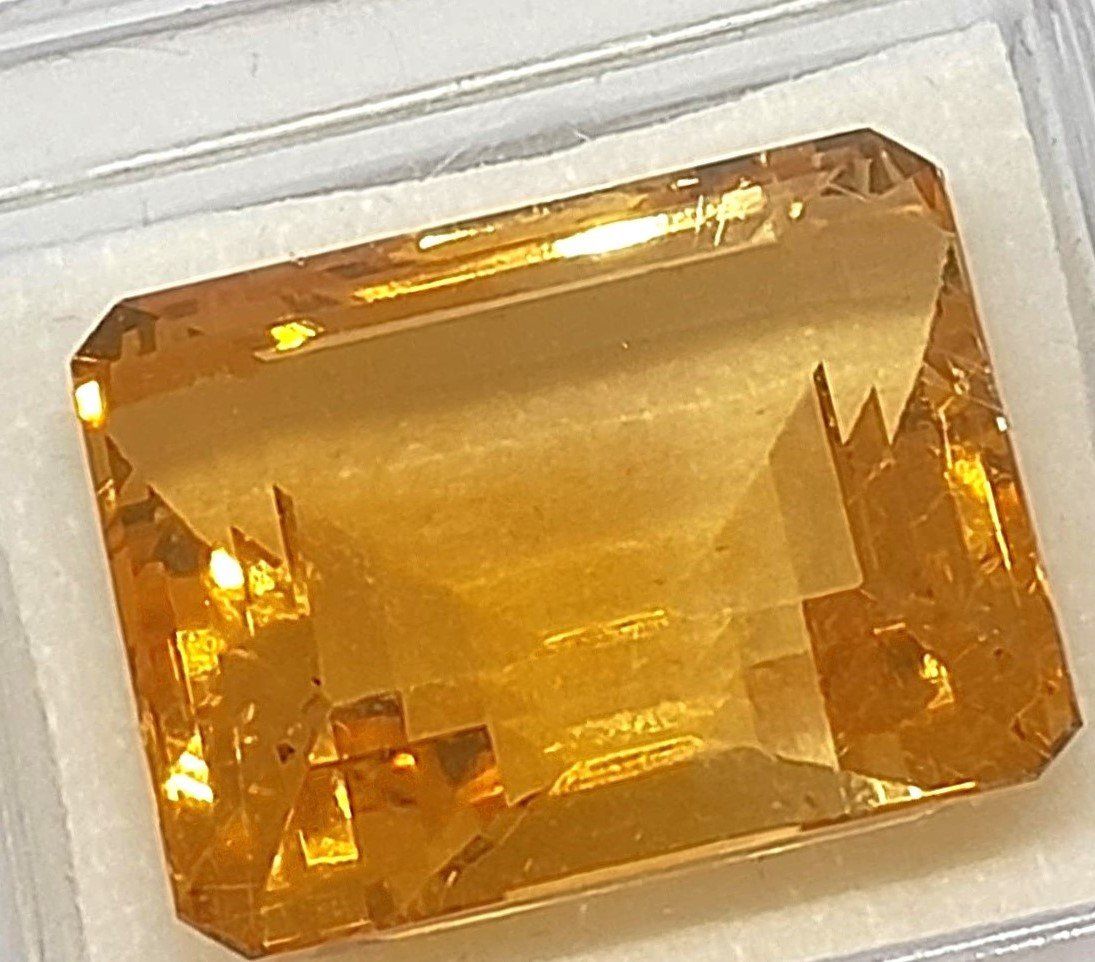 Pietre preziose: Citrine 27.44 ct - Valeur 466 Fr. – Nuovo (secondo la descrizione) da Grimisuat venduto da Valgem 1