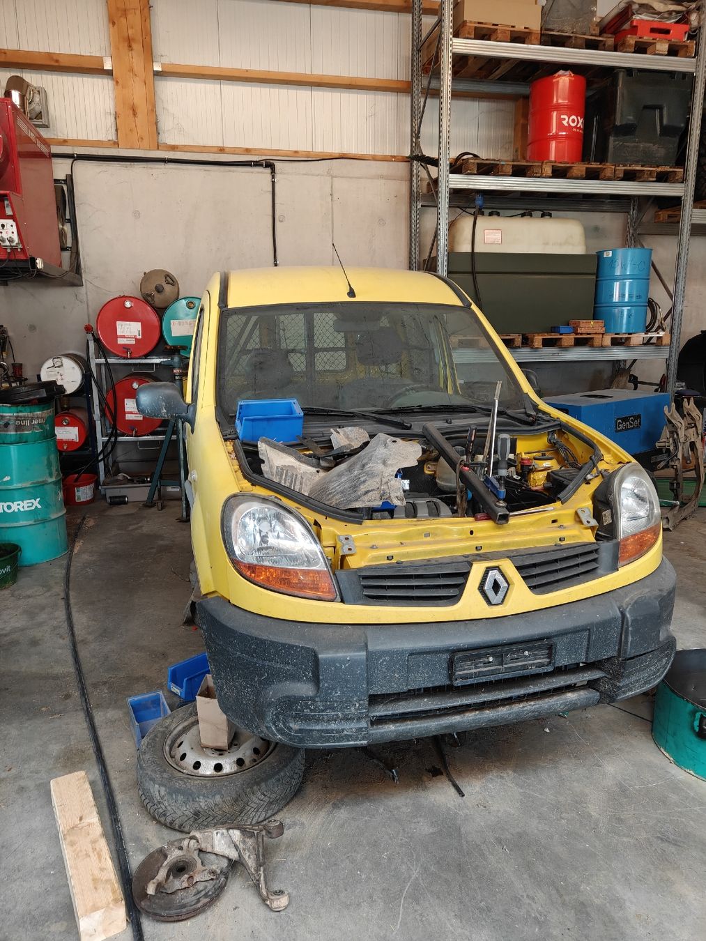 Renault Tutti pezzi di ricambio auto: Pièces de Renault Kangoo 4x4 – Usato da Montricher venduto da Timoad