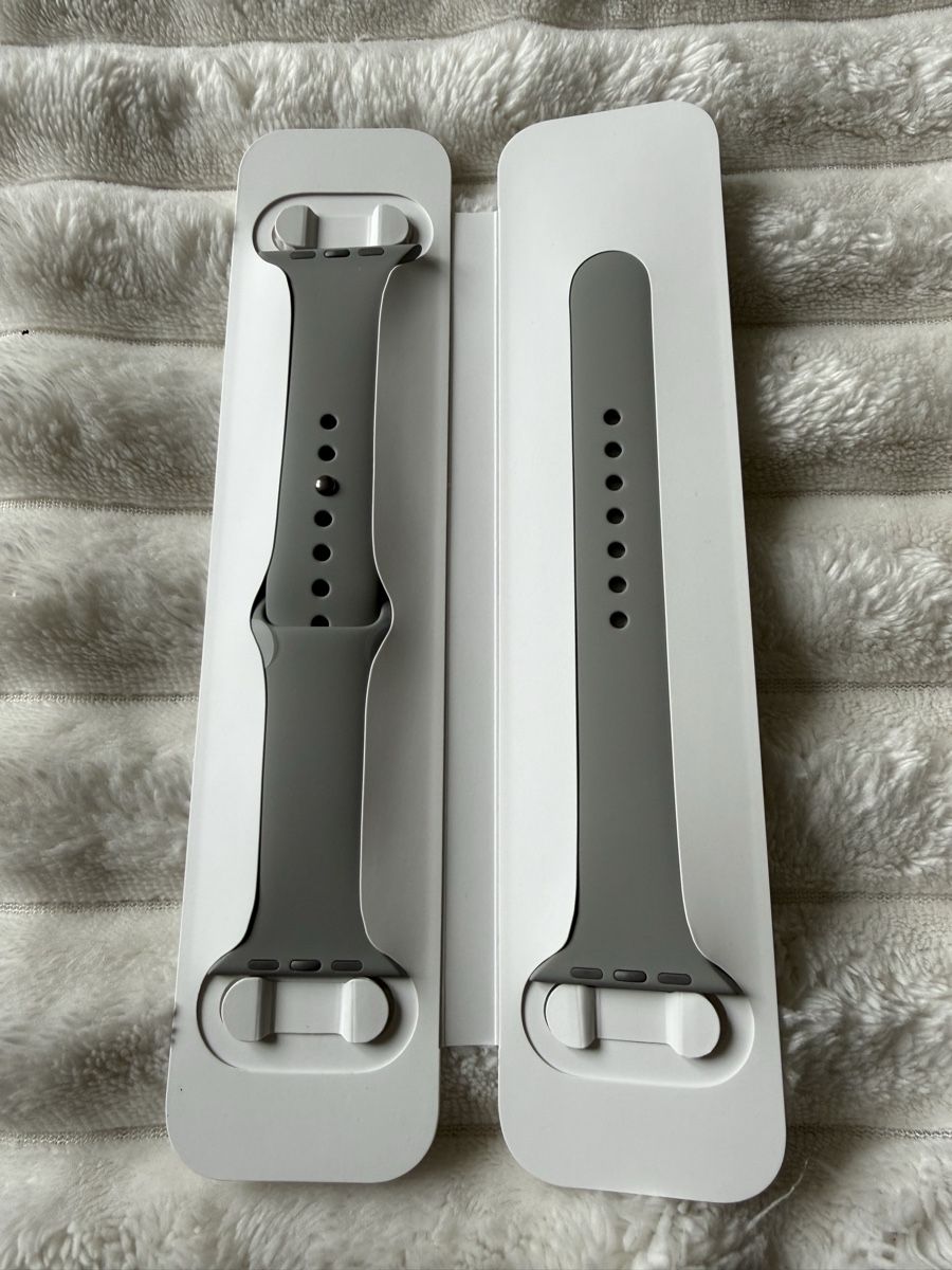 Apple Smartwatch: Apple Watch Series 5 44mm Titanium Cellular + 3 bracelets – Usato da Genève venduto da Moudik 5