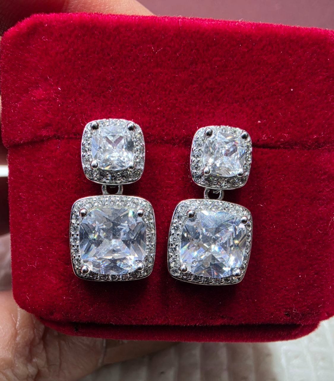 Orecchini pendenti & Orecchini a lobo: Boucles d'oreille argent avec zircons – Nuovo e nell'imballaggio originale da Reconvilier venduto da Tsma67 5