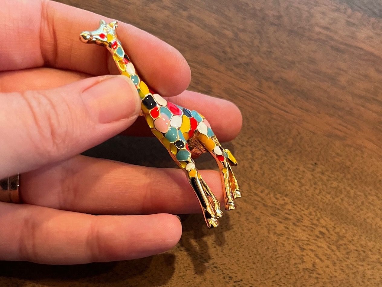 Spille & Fermagli: Giraffe Brosche ( Emaille ) – Nuovo e nell'imballaggio originale da Gams venduto da Mariawicca 2