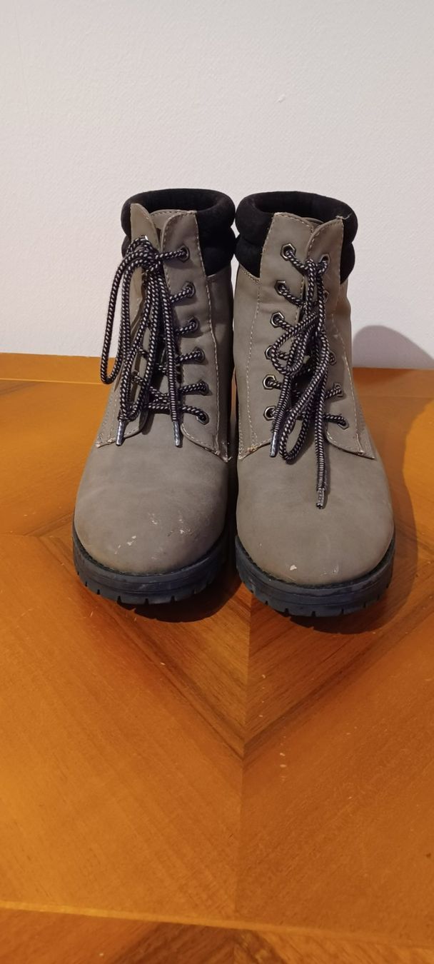 Graceland Damenschuhe: Winterstiefel Damen grau/mud mit schwarzen Highlights – Gebraucht aus Männedorf von ste_9lfs 3